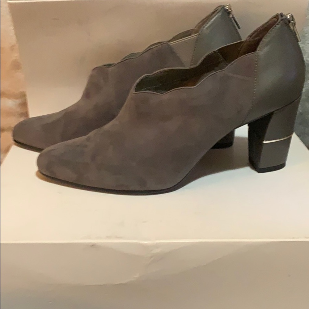 Aerosoles Grey Suede Pump
